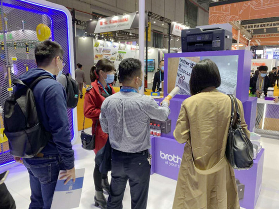 专业观众参观标签机行业案例