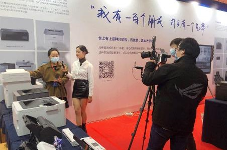 知名科技类媒体也来到Brother展台